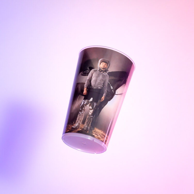 Becher "Patrick vor Pferd"